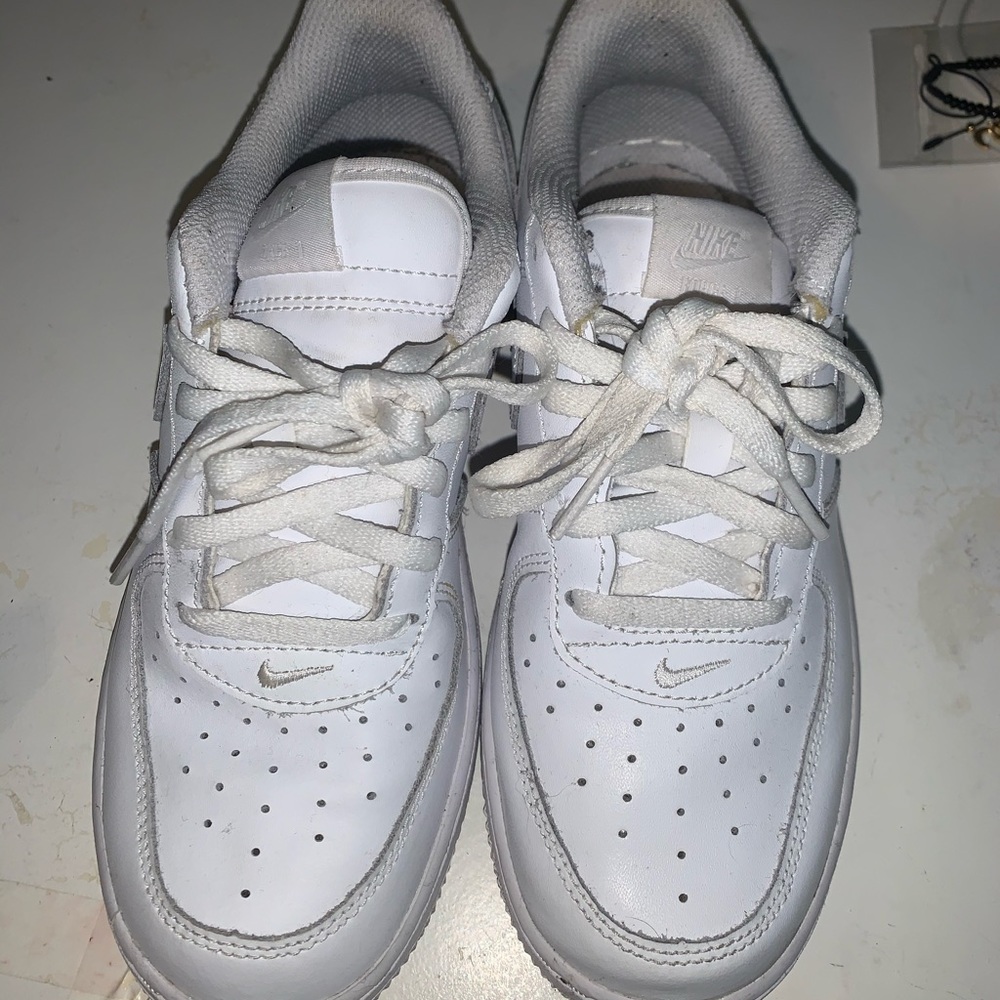 WHITE NIKE AIRFORCES!!!